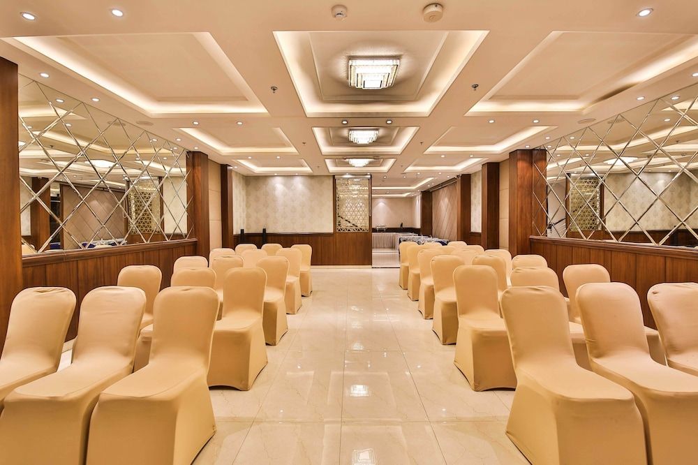 undefined Hotel Sumaditya 10