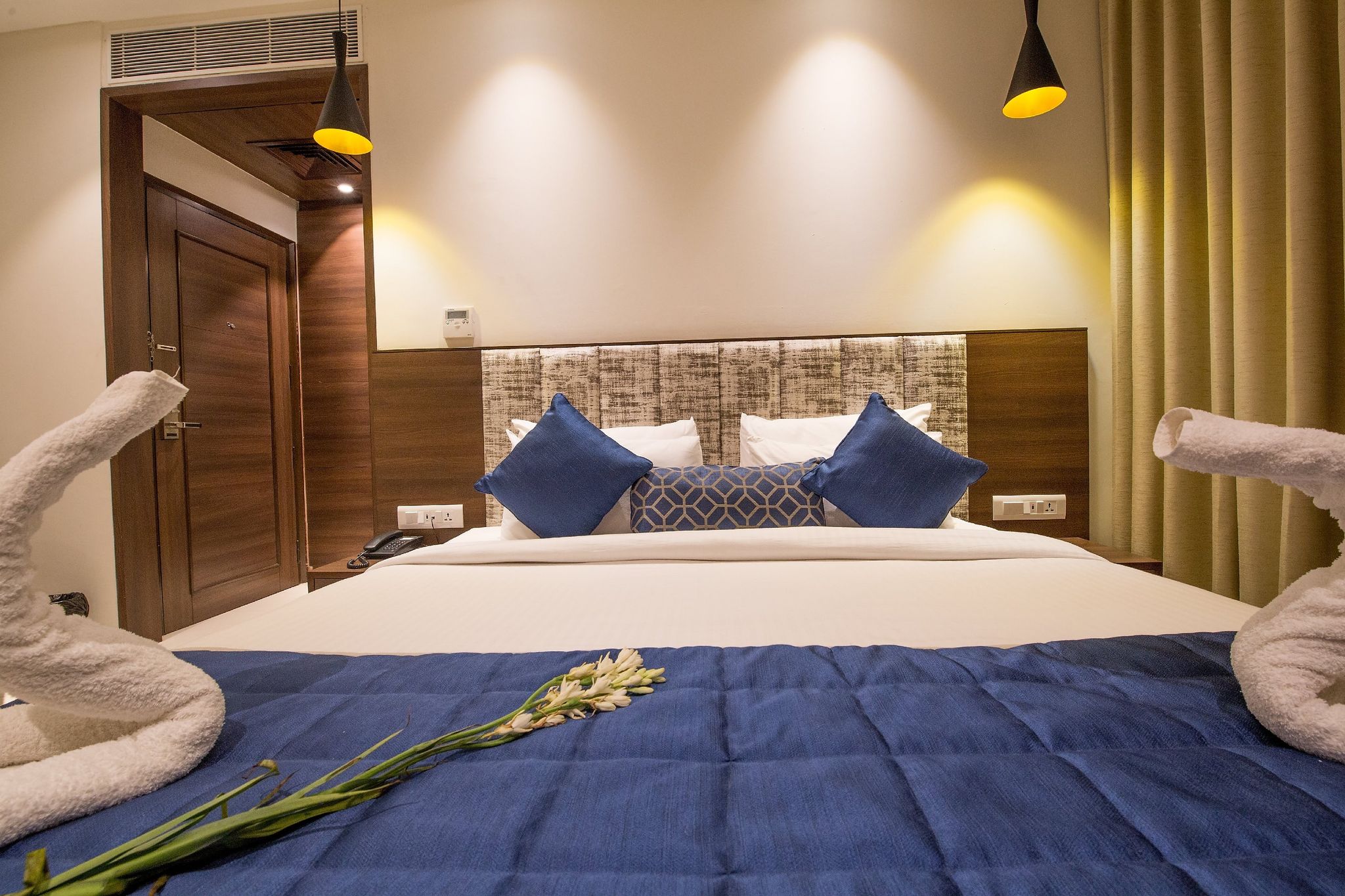 Hotel Sumaditya Deluxe Twin Room 2