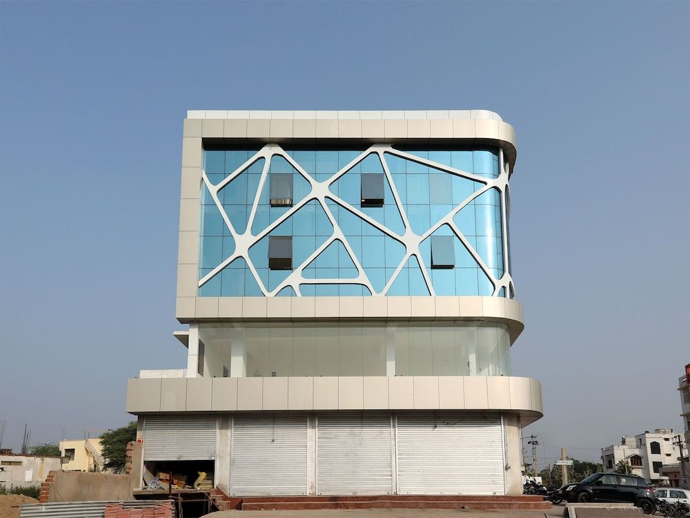 undefined OYO 10176 Hotel Bluebell 3