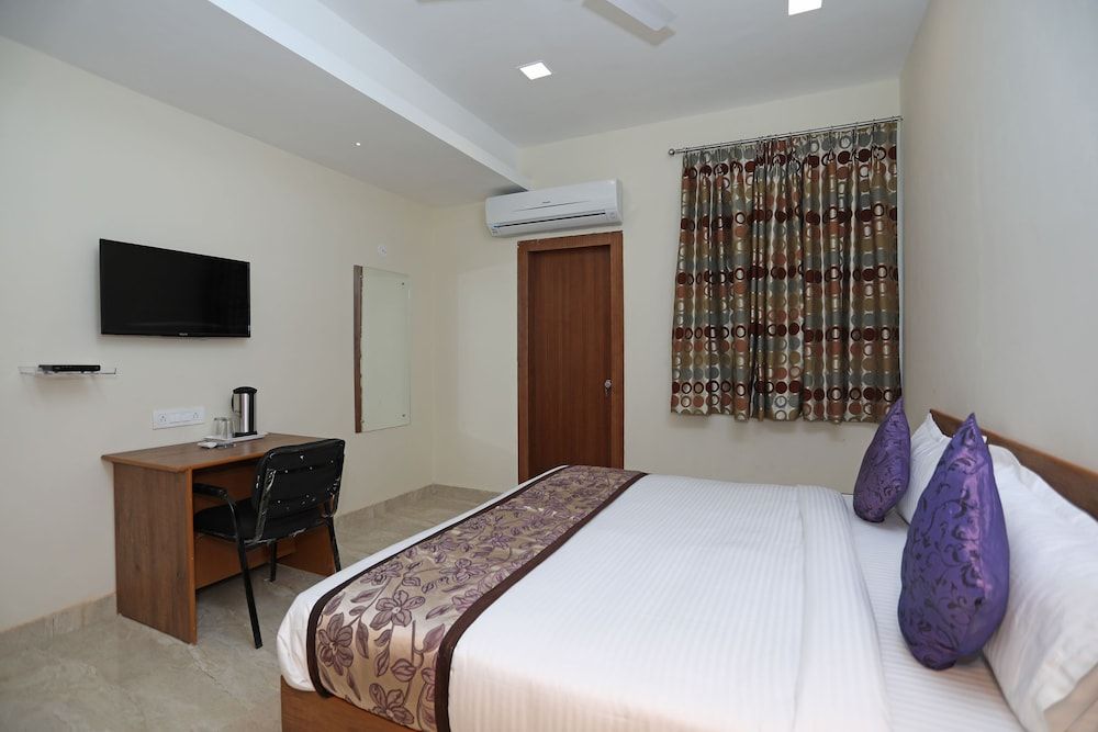 undefined OYO 10176 Hotel Bluebell 7