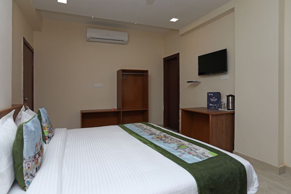 undefined OYO 10176 Hotel Bluebell 9