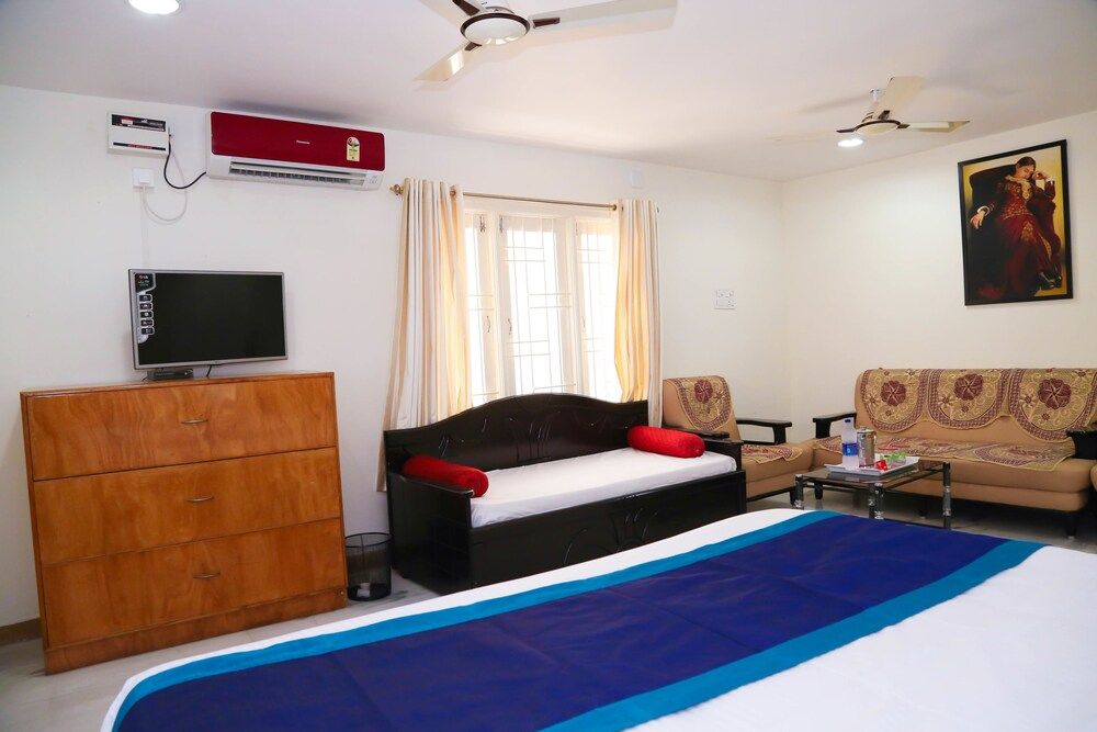 OYO 8486 near Railway Station Double or Twin Room 5