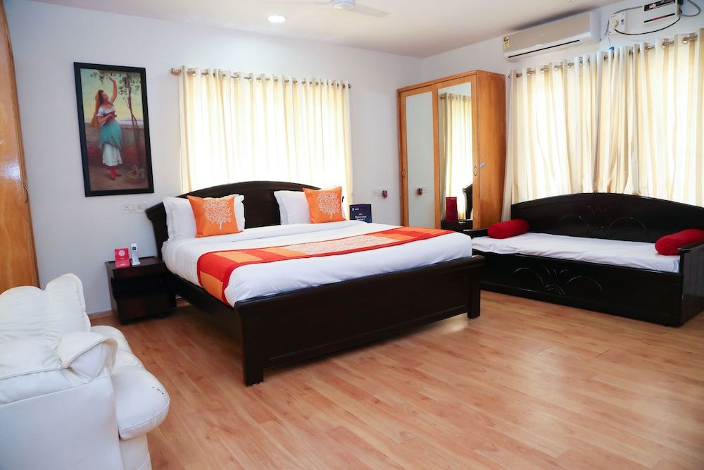 OYO 8486 near Railway Station Double or Twin Room 3