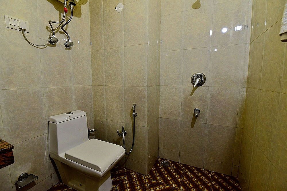 OYO 30367 Rr Villa Double or Twin Room 9