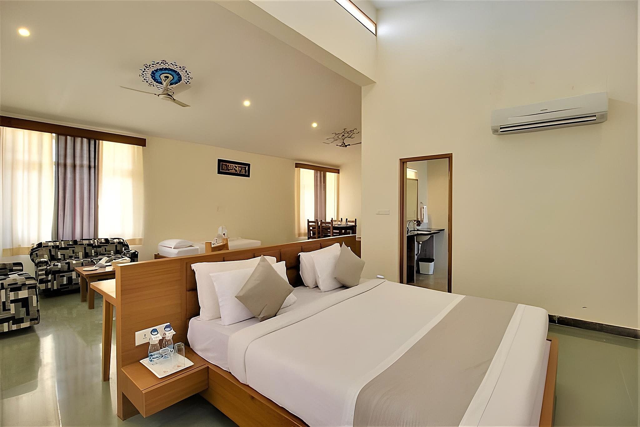 Elegance Room