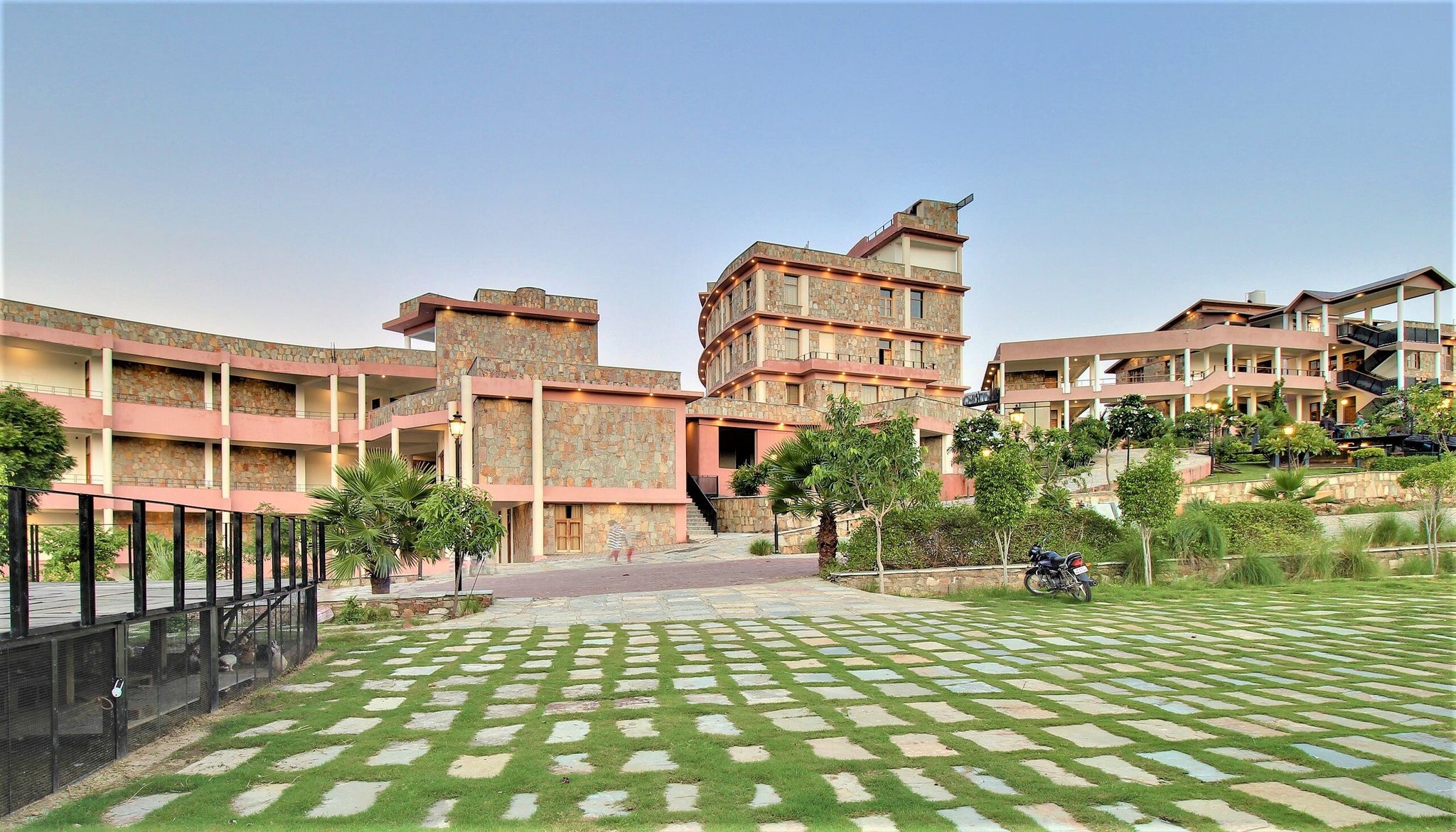 undefined Palm Valley Dritan Resort