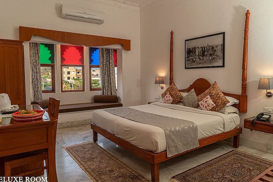 Indra Niwas Deluxe Room 13