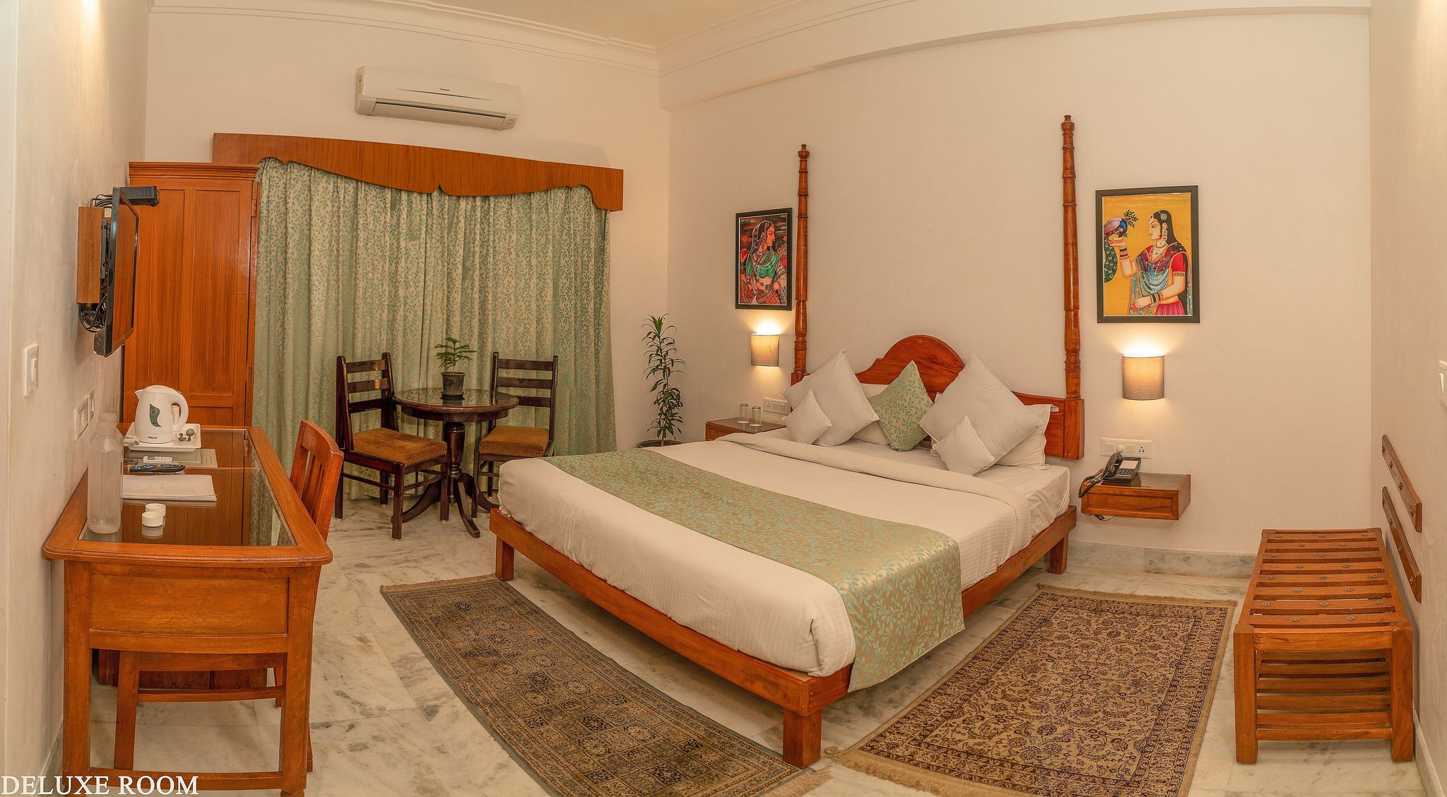 Indra Niwas Deluxe Room 3