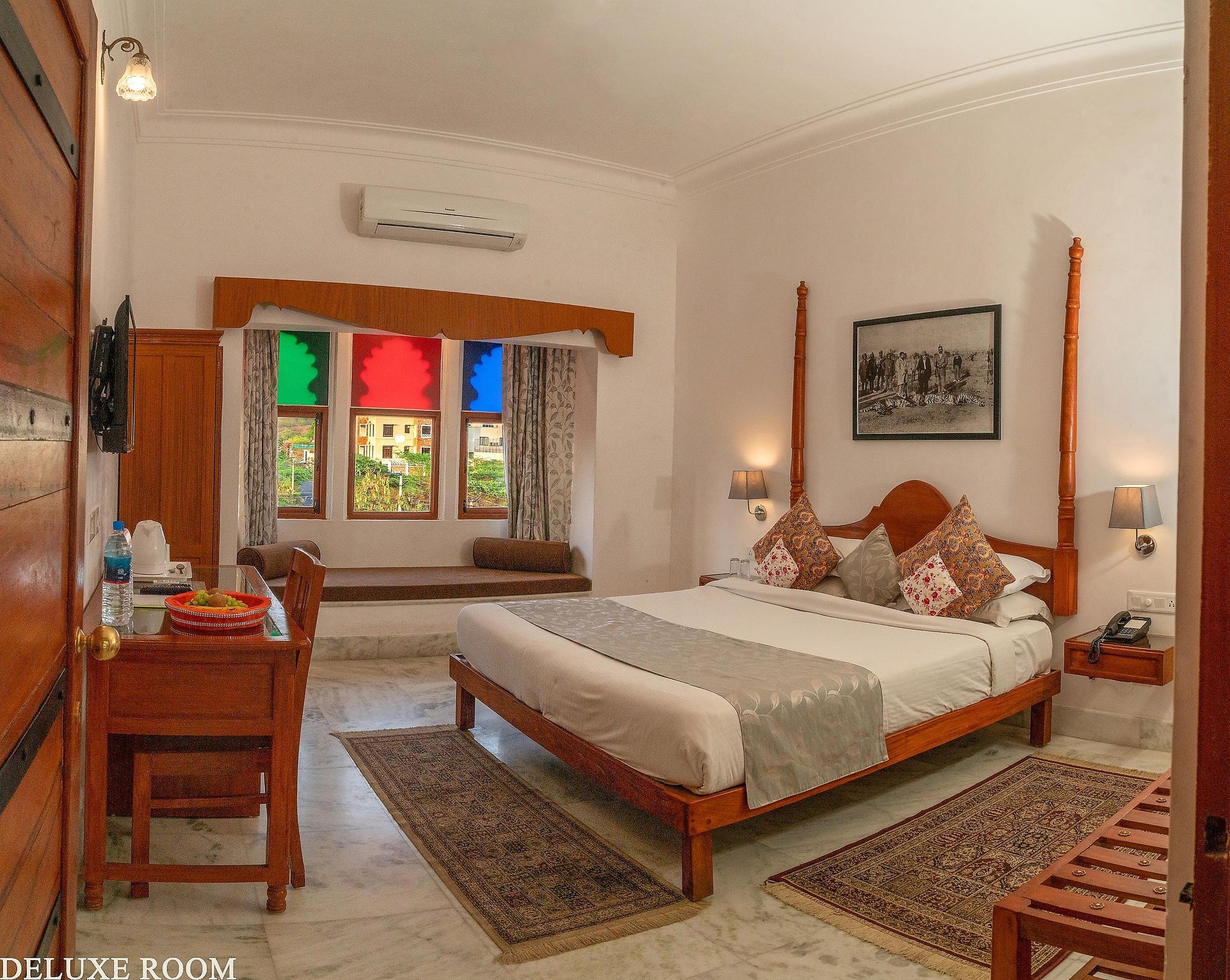 Indra Niwas Deluxe Room 6