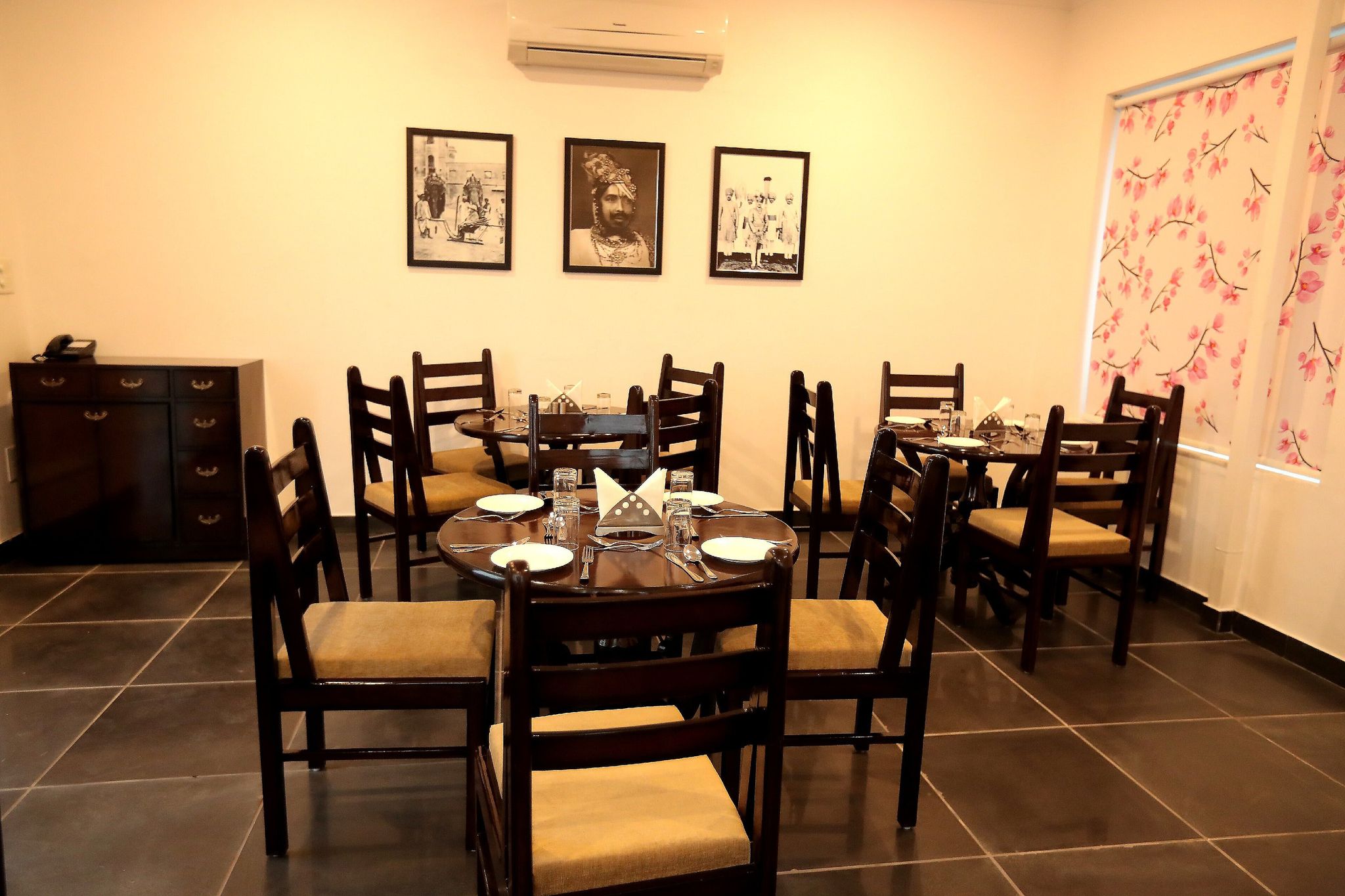 Food & Dining