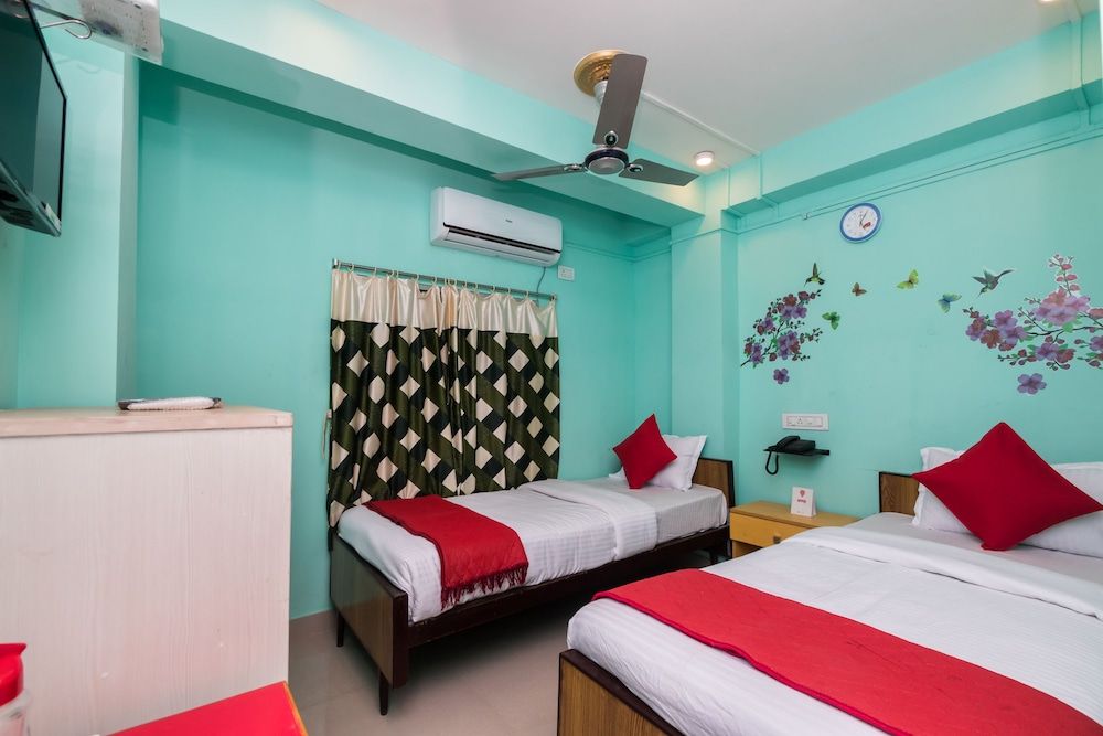 undefined OYO 10471 Hotel Samrat Palace 5
