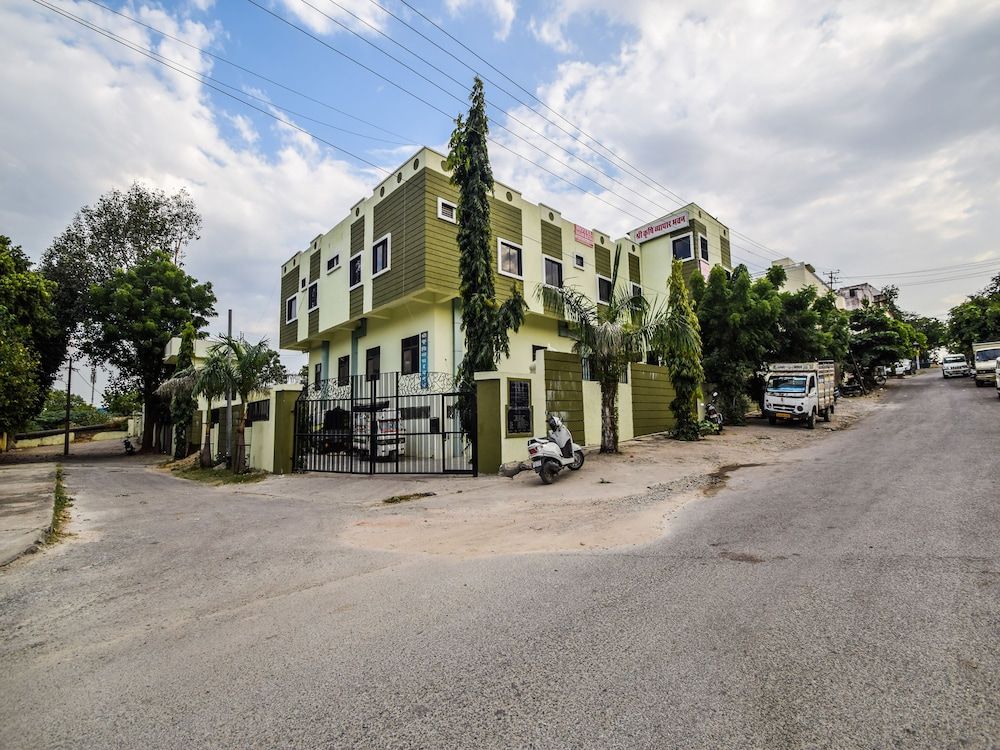 undefined OYO 23381 Hotel Sagar Ratna 3