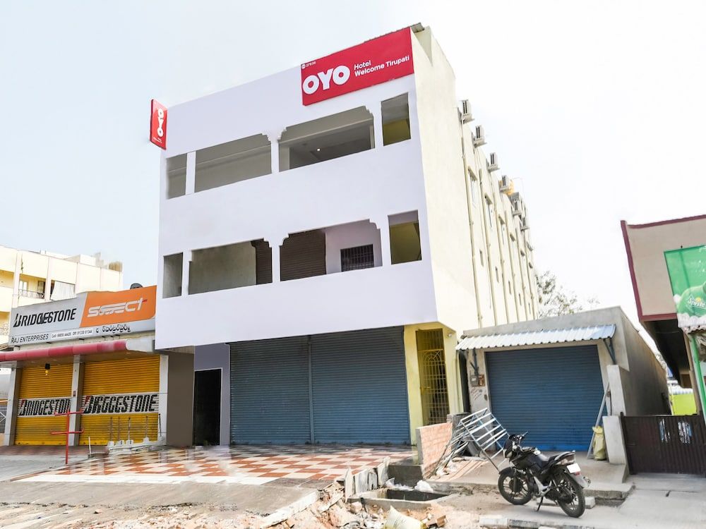 undefined OYO 27936 Hotel Welcome Tirupati 6