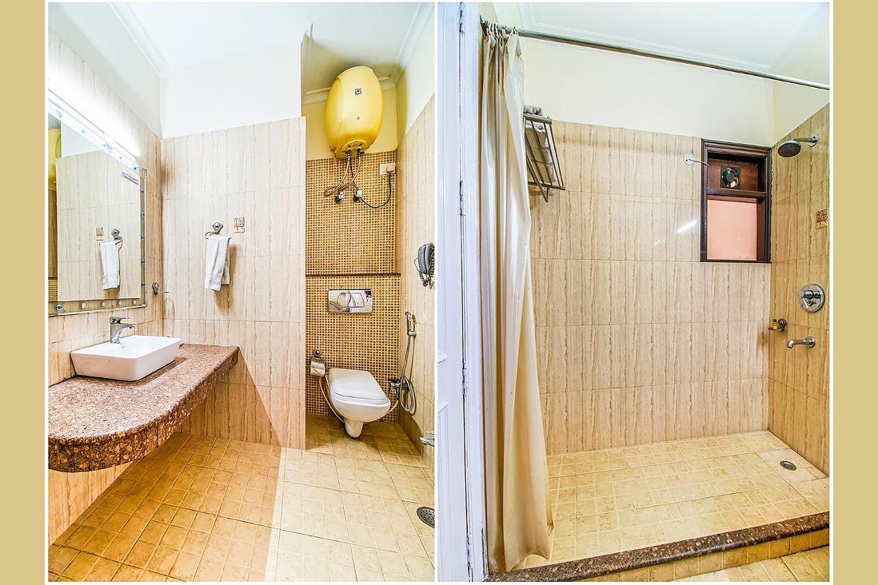 FabHotel Prime The Royal Galaxy Deluxe Room 10