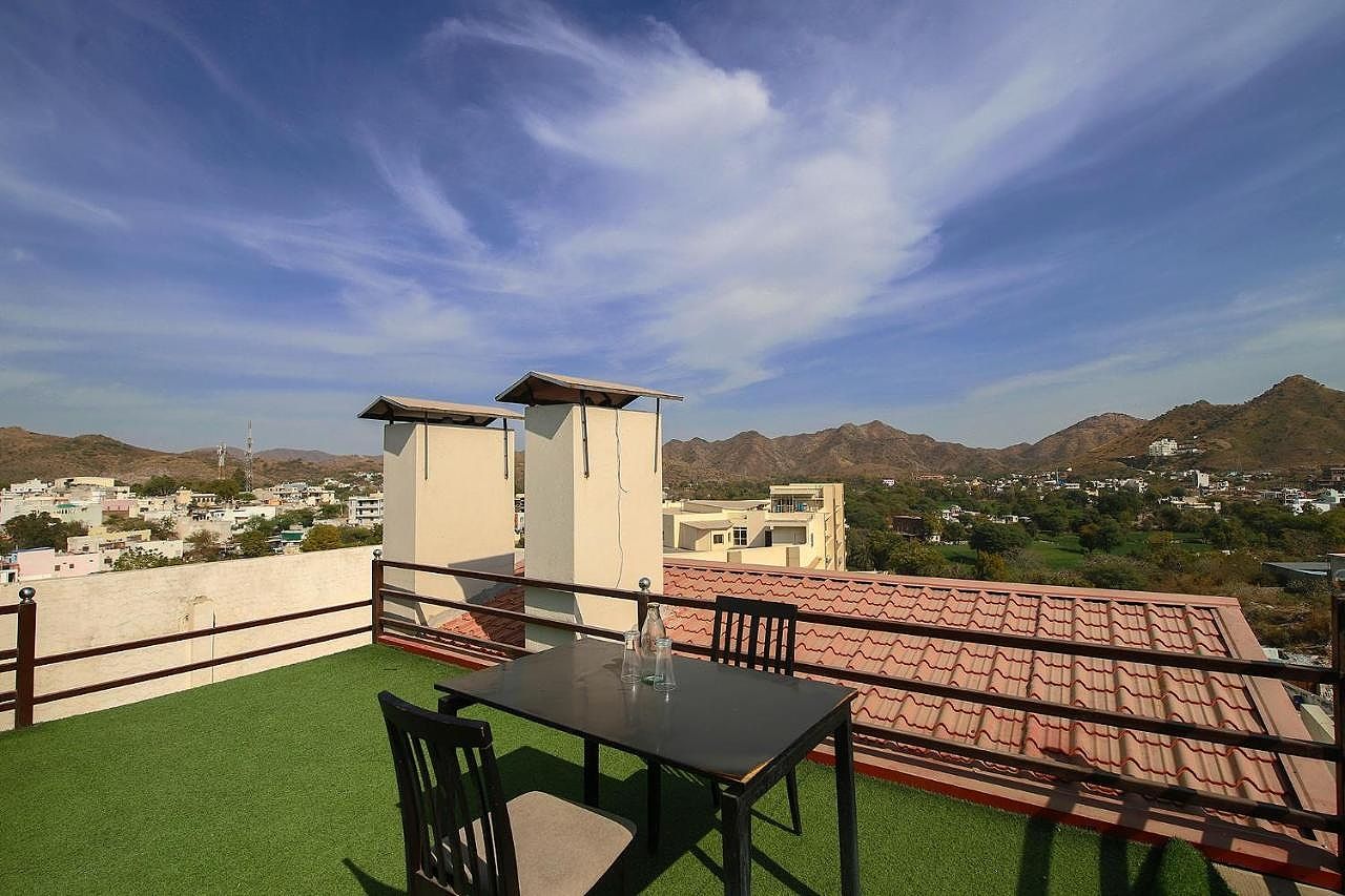 undefined FabHotel Prime The Royal Galaxy 5