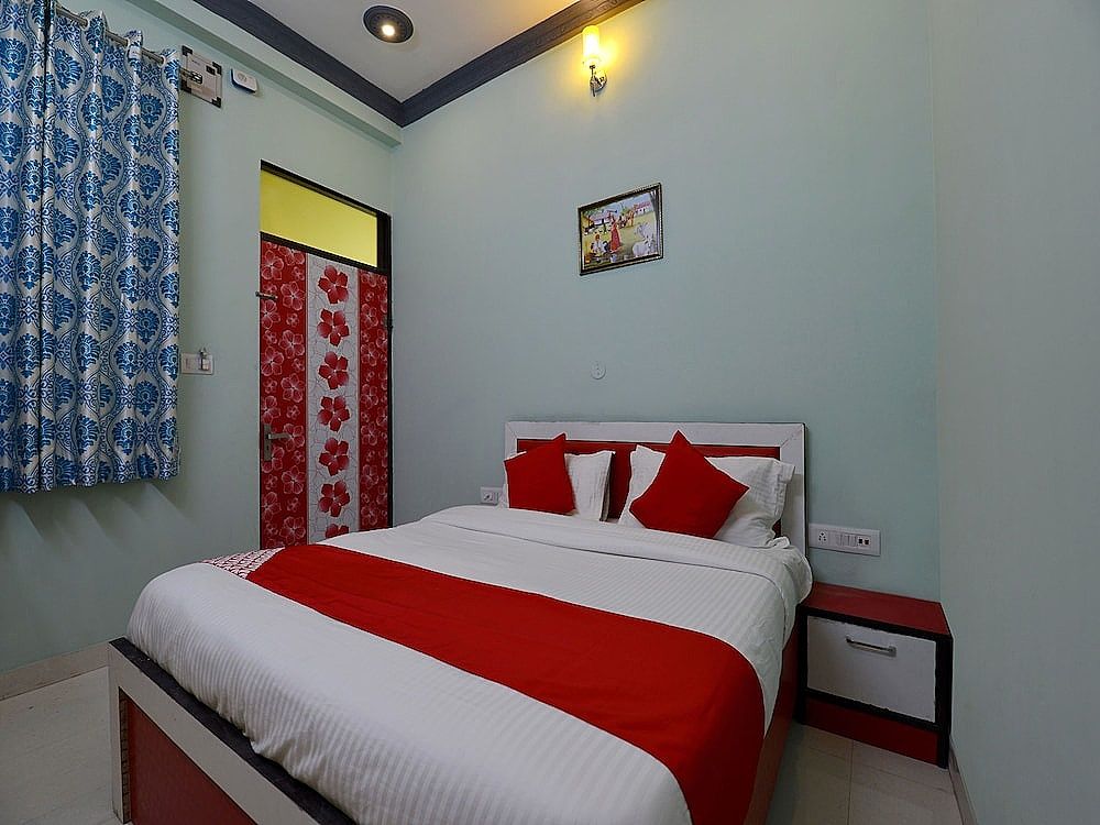 undefined OYO 12505 Hotel MJ 10