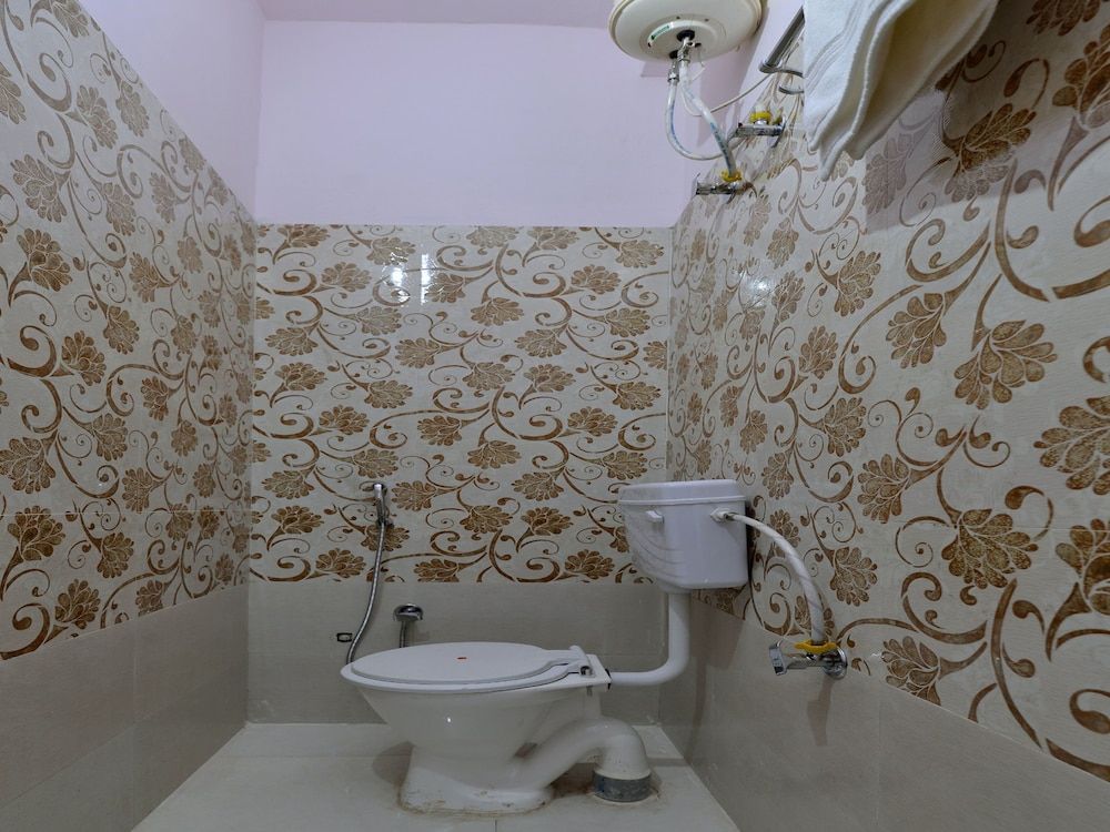 OYO 12505 Hotel MJ Double or Twin Room 9