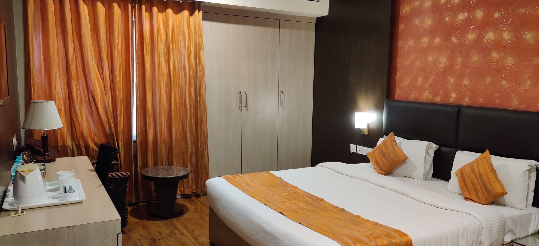 SKYLAR Tirupati  Spr Queen / Parrot Queen - Premiere Queen