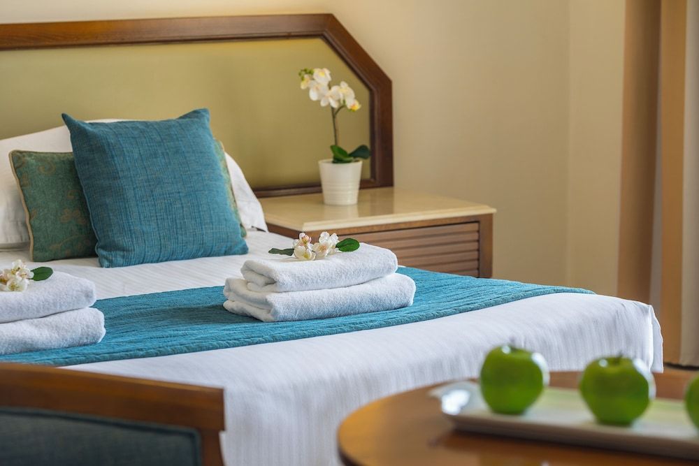 Standard Double or Twin Room, 1 Double Bed, Partial Sea View