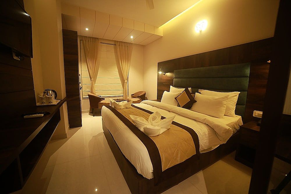 Deluxe AC Room