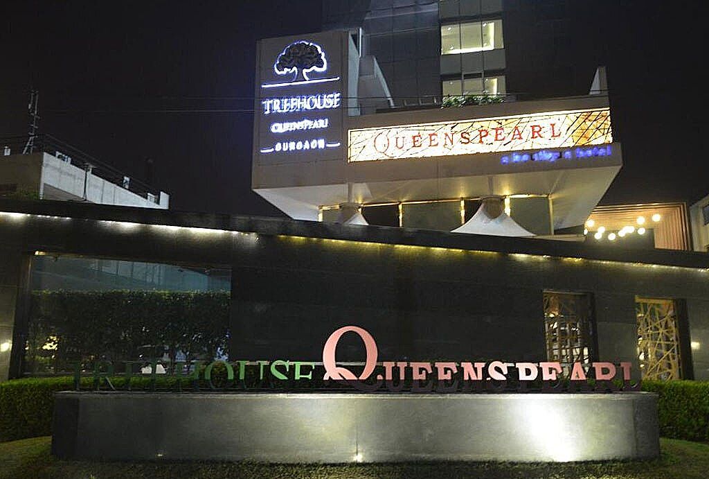 undefined TreeHouse Queens Pearl 5