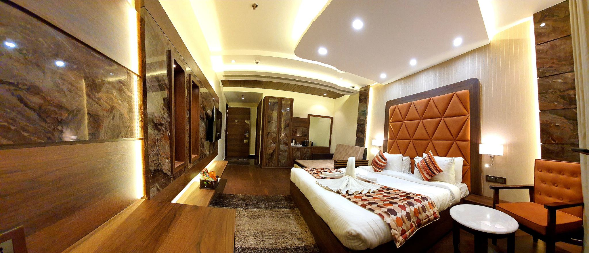 Hotel Makhan Residency Deluxe (3X) 14