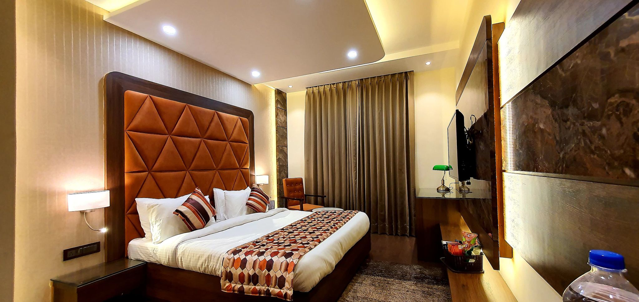 Hotel Makhan Residency Deluxe (3X) 4