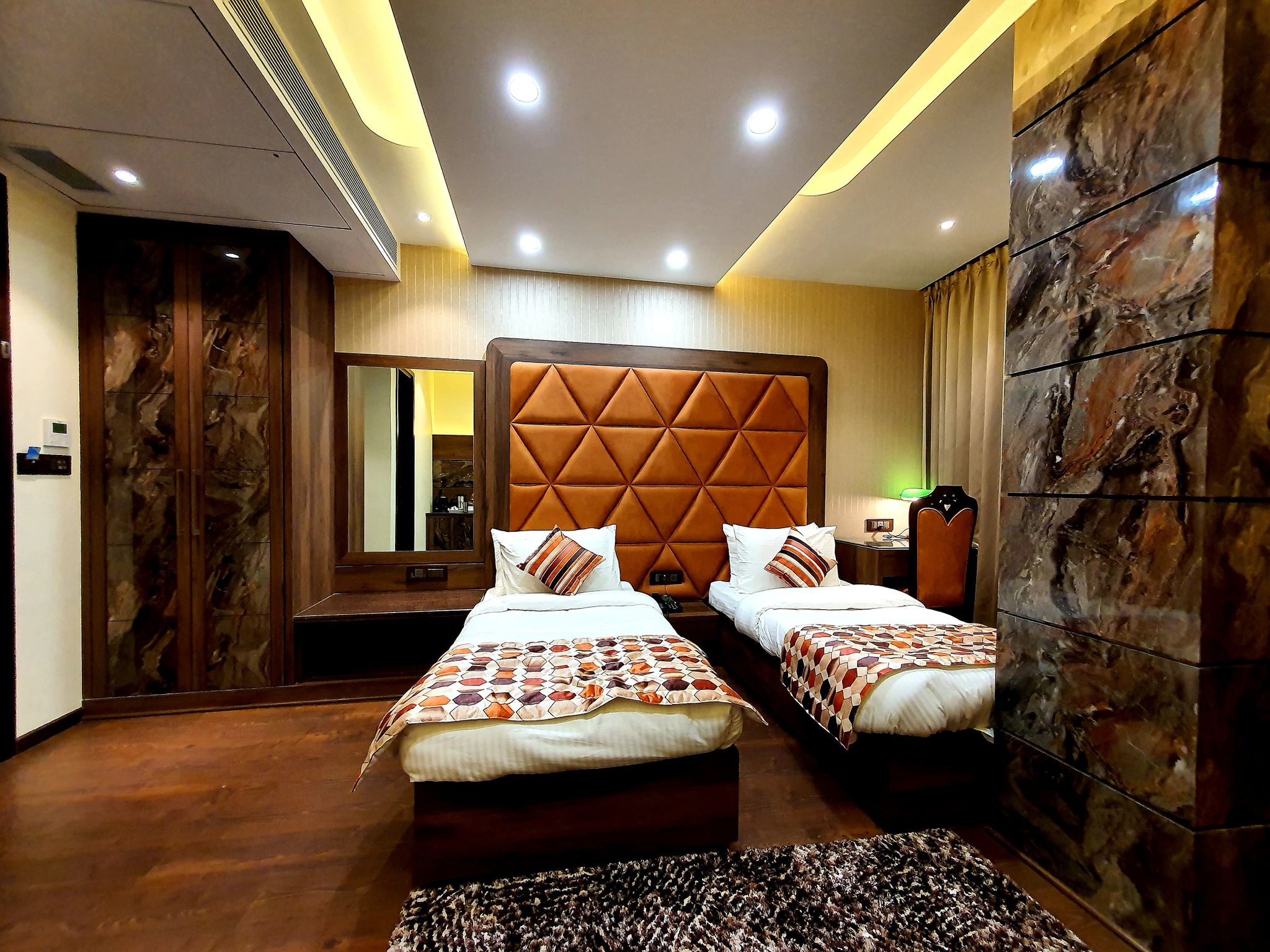 Hotel Makhan Residency Deluxe (3X) 3