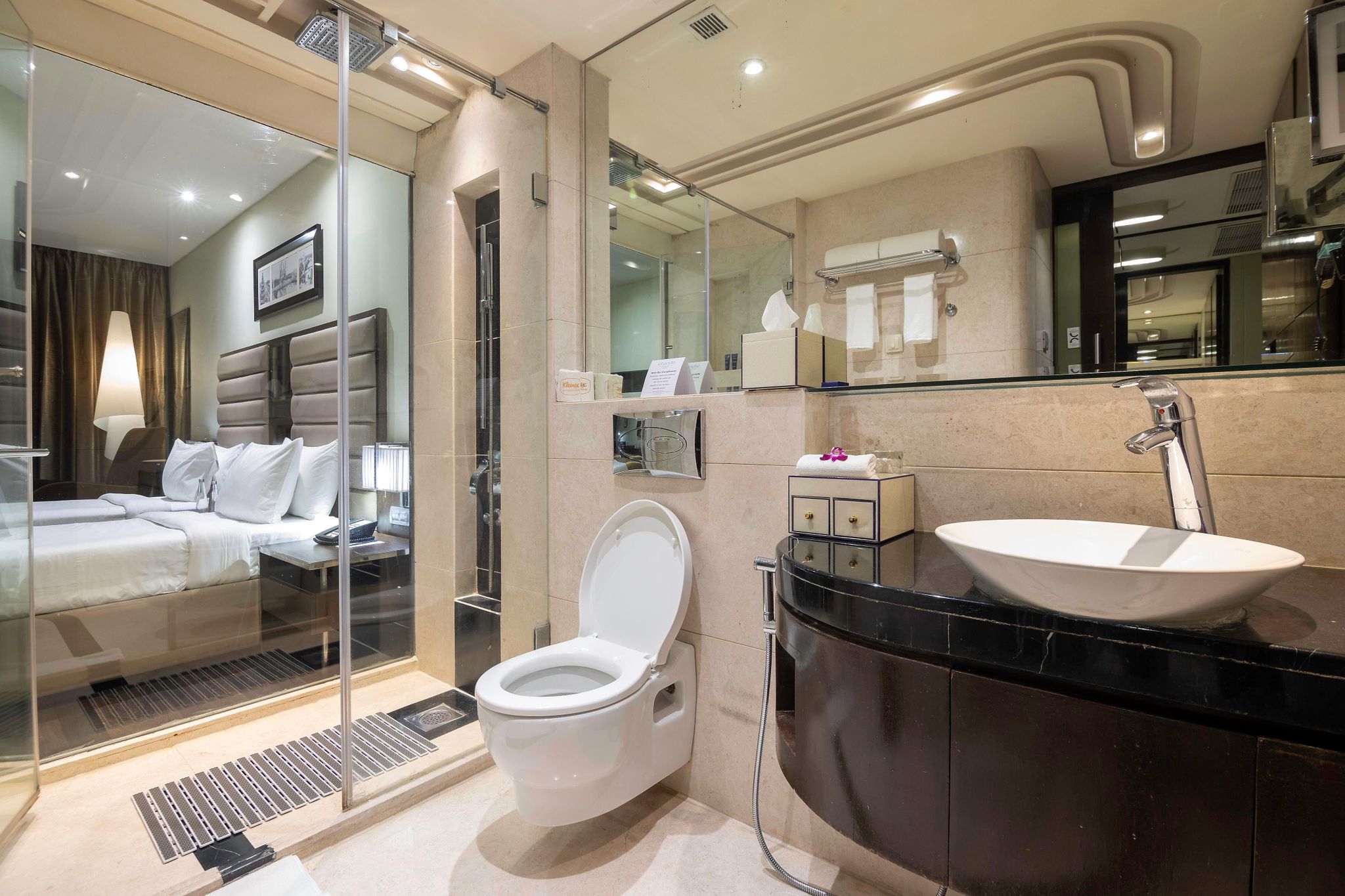 Vivanta Hyderabad Begumpet Superior Room King Bed 3