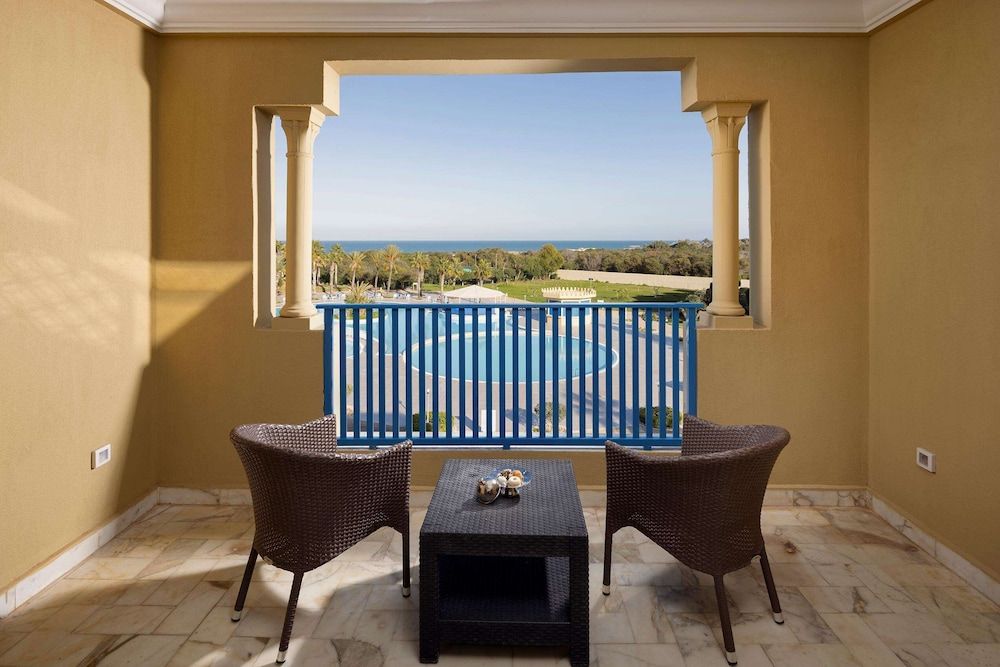 Premium Suite, 1 King Bed (Grand View)