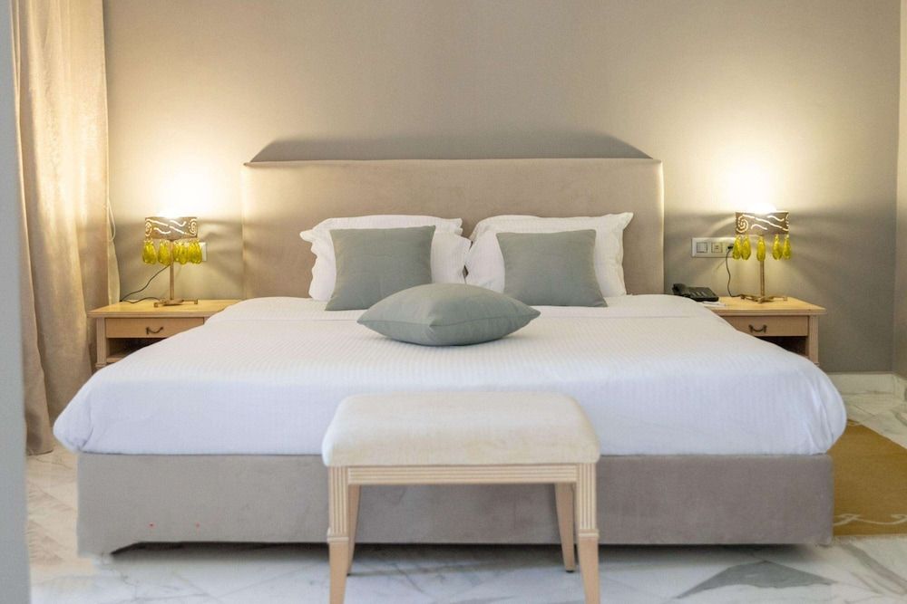 Premium Suite, 1 King Bed (Grand View)