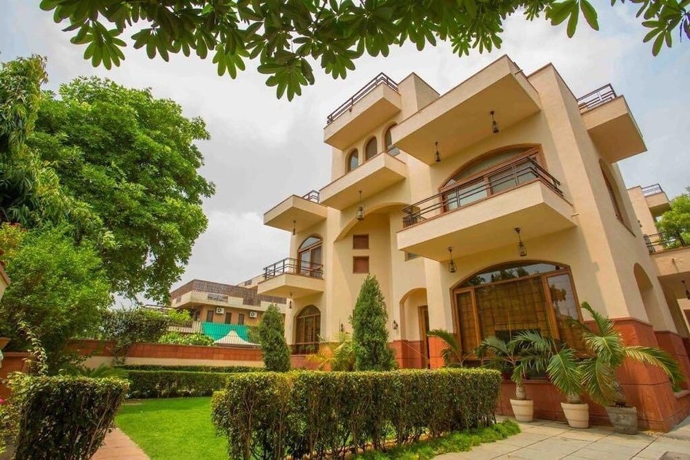 undefined Vintage Villa 2