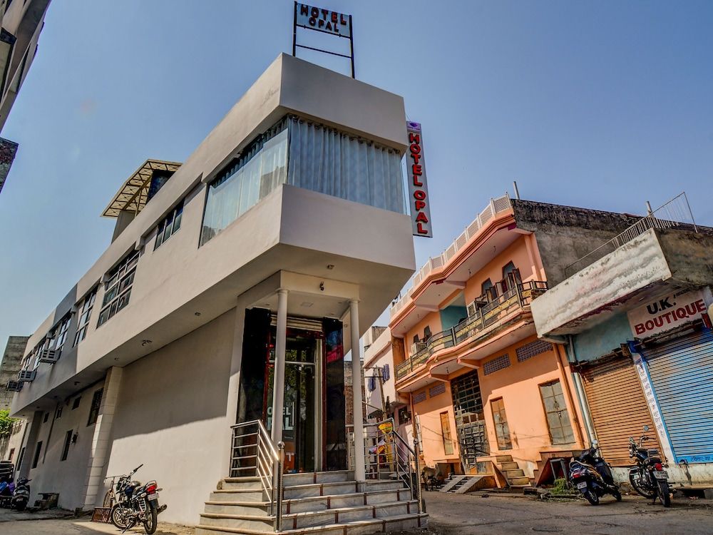 undefined OYO 22942 Hotel Opal 2