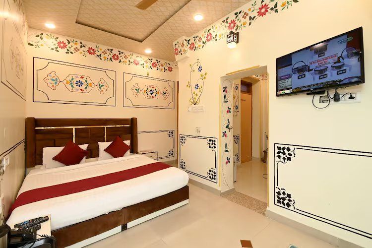 Standard Triple Bed Room
