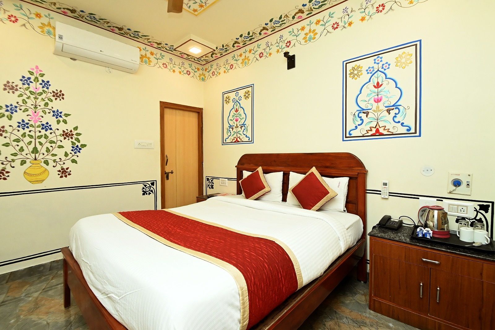 Deluxe Room with Free WiFi
