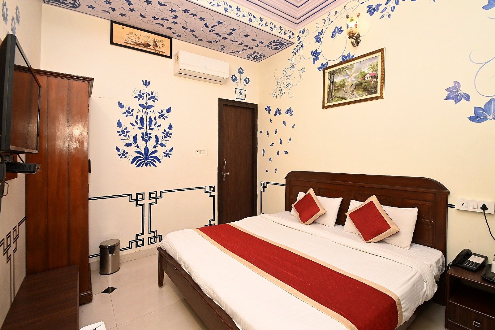 Deluxe Room with Free WiFi