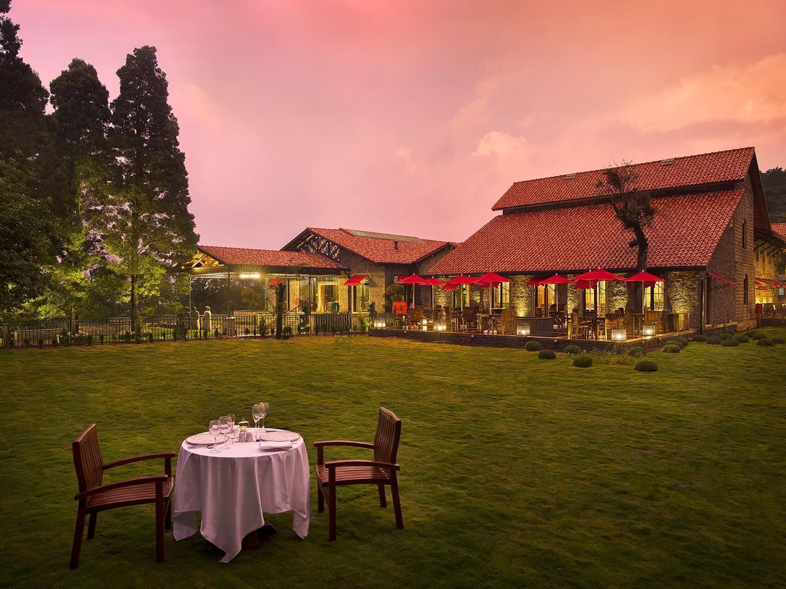 Food & Dining