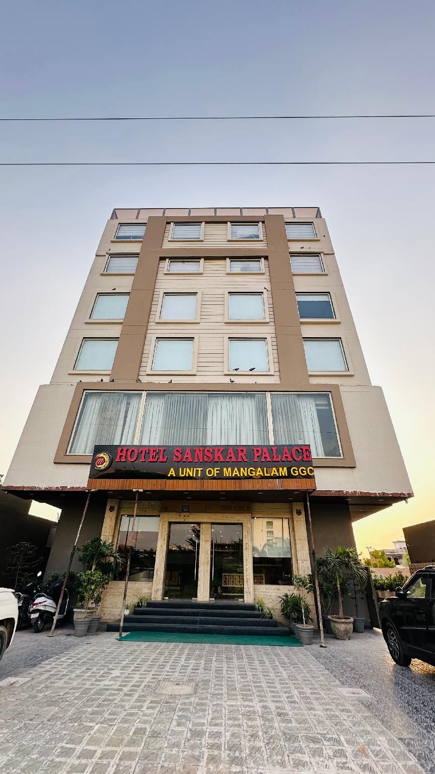 Business Double Bed Room with City View