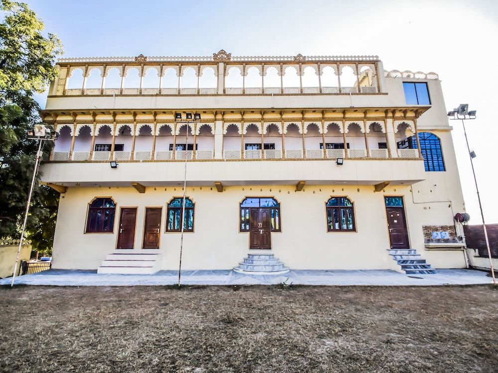 undefined OYO 27015 Gorbandh Vatika 2