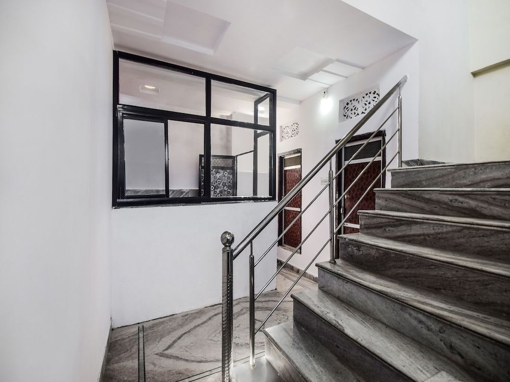 undefined OYO 27015 Gorbandh Vatika 7