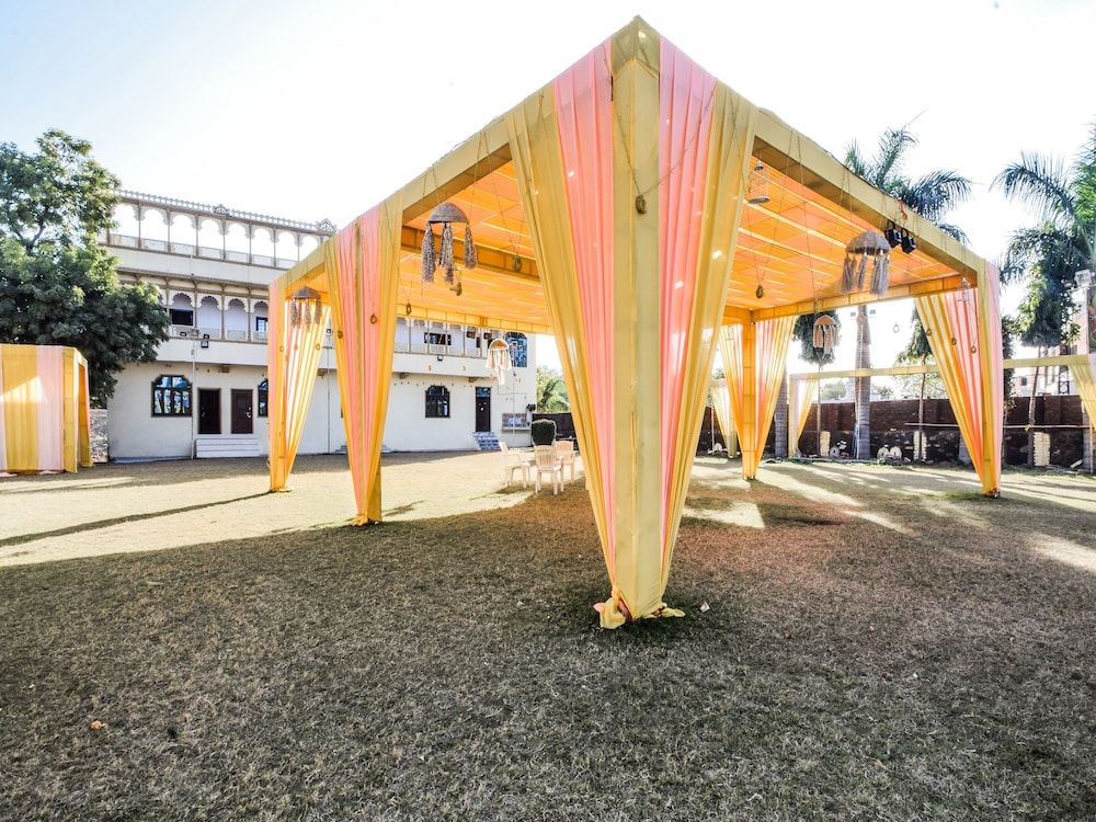 undefined OYO 27015 Gorbandh Vatika 3