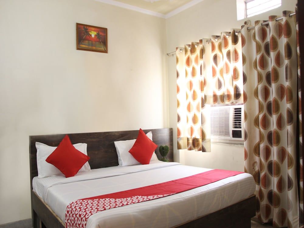 undefined OYO 14066 hotel Govindi palace 3