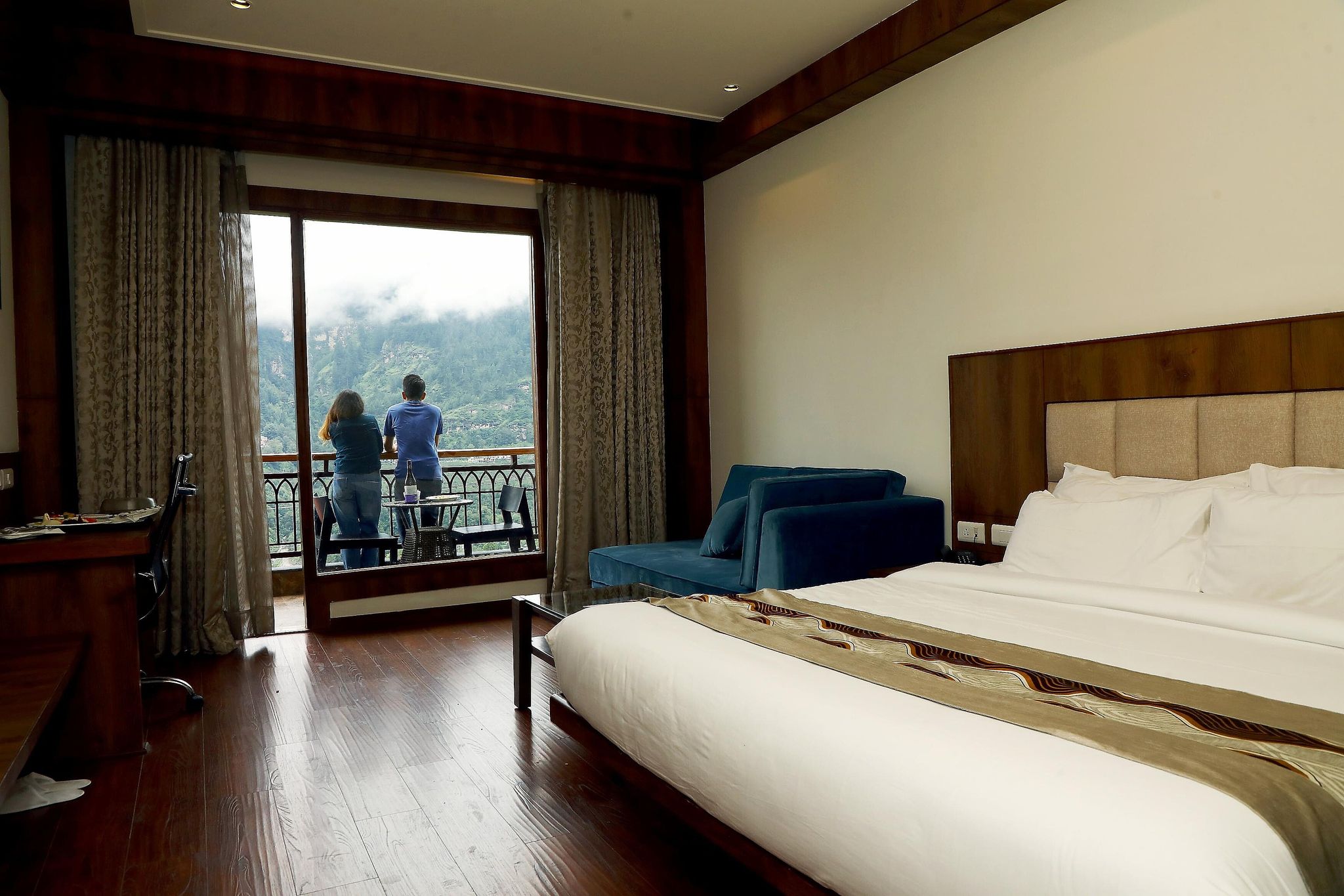 Club Room Valley View with Balcony