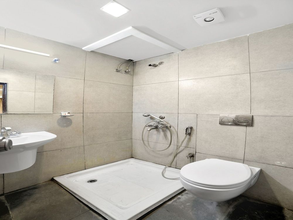 OYO 674 Apartment Hotel Manar Luxury Suites Double or Twin Room 17