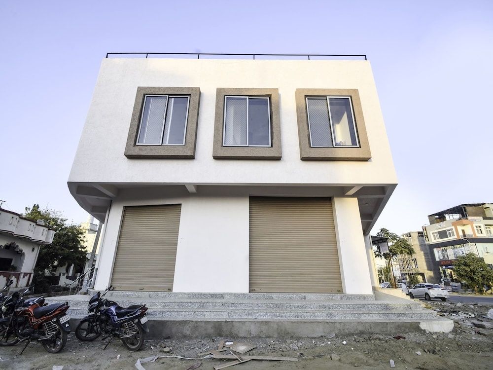 undefined OYO 26580 Hari Krishna Palace 4