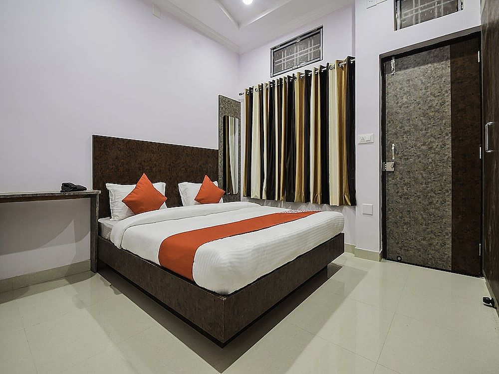 undefined OYO 26580 Hari Krishna Palace 2