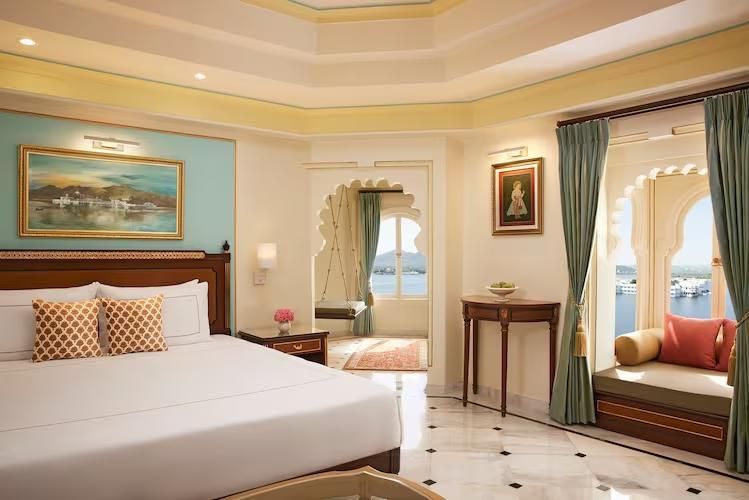 Deluxe Suite Courtyard View