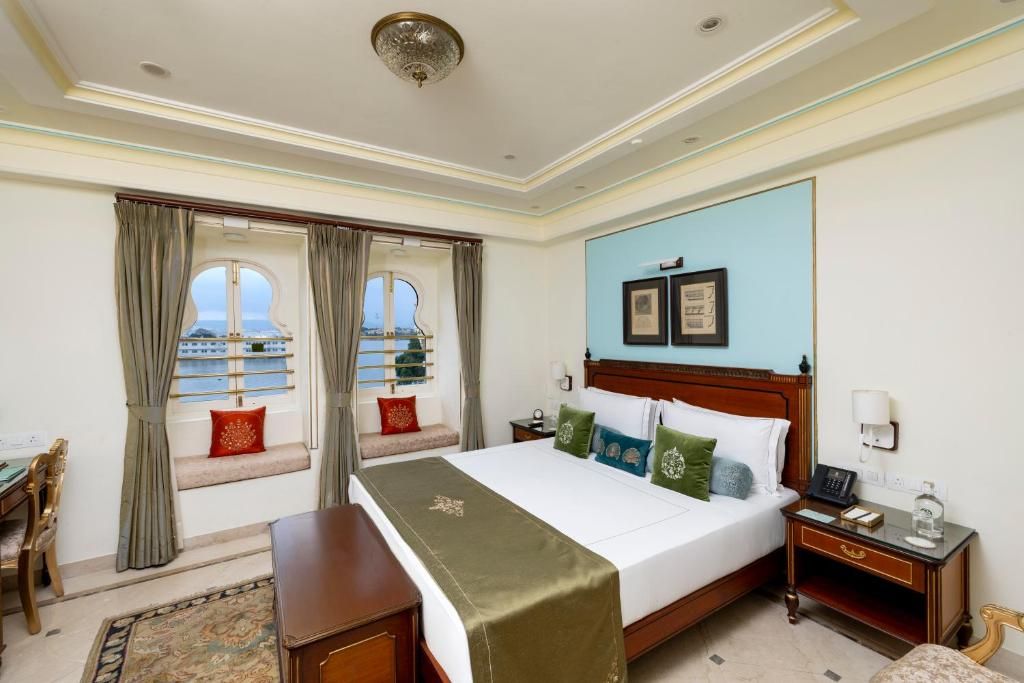 Deluxe Suite Lake View