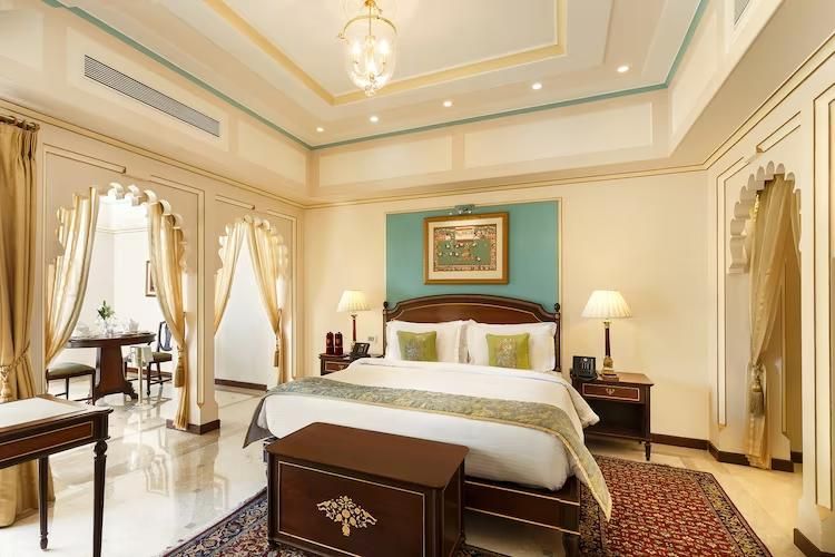 Deluxe Suite Courtyard View