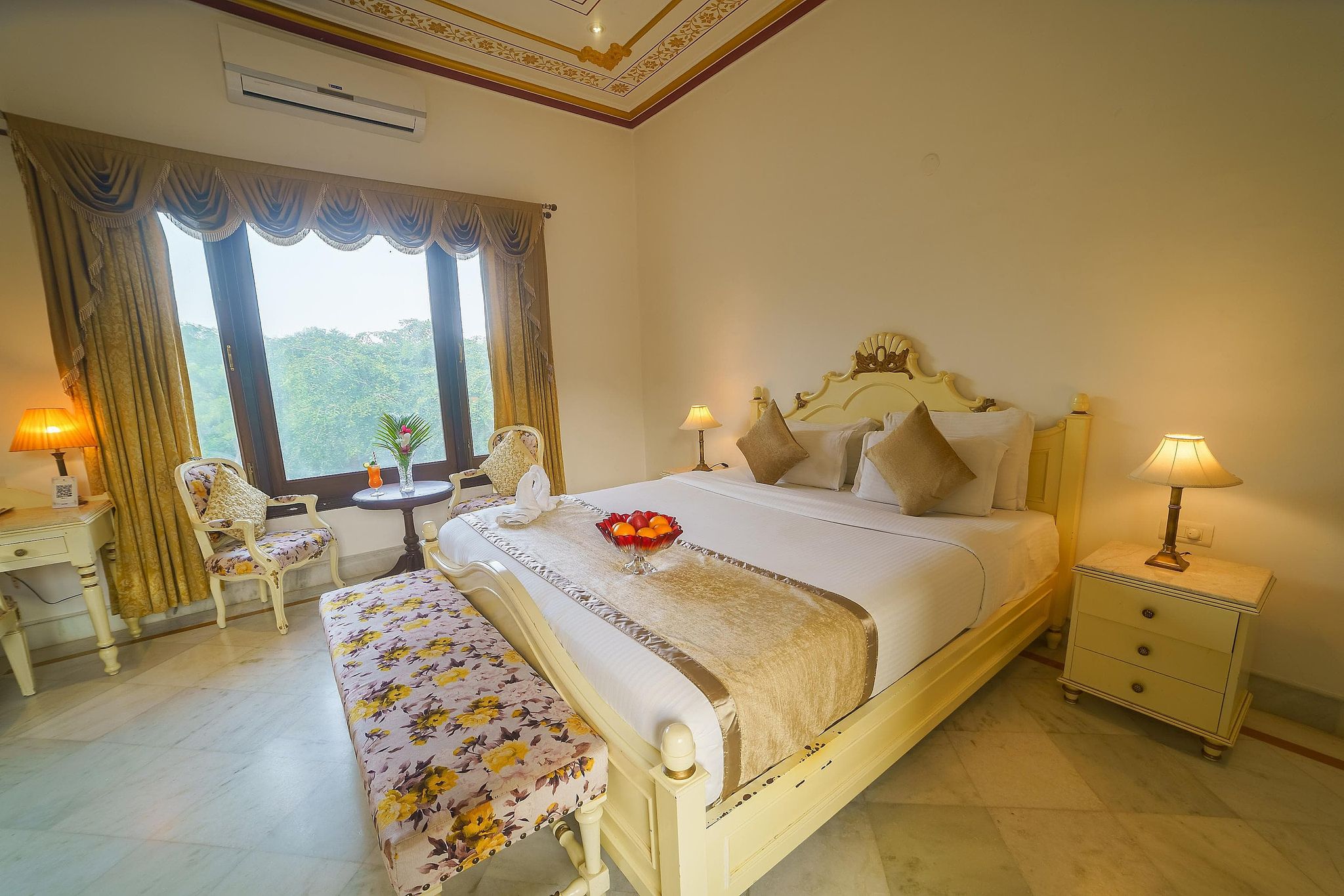 Honeymoon Suite with Jacuzzi and Private Sit out